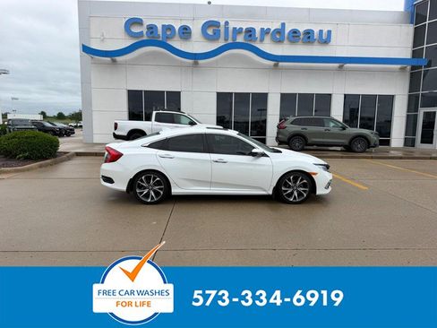 Used 2020 Honda Civic Touring image 1
