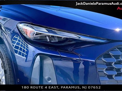 Used 2025 Audi Q5 Premium w/ Convenience Package image 21