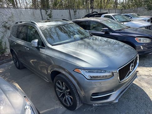 Used 2018 Volvo XC90 T5 Momentum w/ Convenience Package image 1