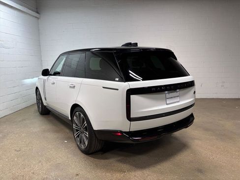 Used 2023 Land Rover Range Rover SE image 9