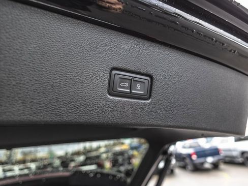 Used 2019 Audi Q8 Prestige w/ Adaptive Chassis Package image 41