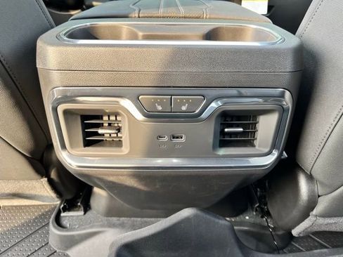 Used 2025 Chevrolet Silverado 1500 High Country w/ High Country Premium Package AWD/4WD image 24