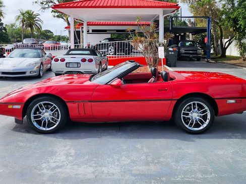 Used 1990 Chevrolet Corvette Convertible RWD image 5