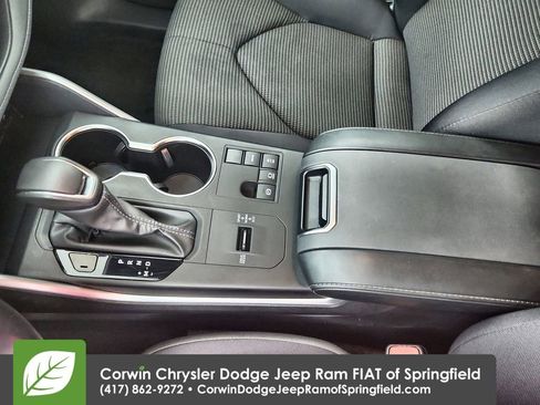 Used 2024 Toyota Highlander LE image 30