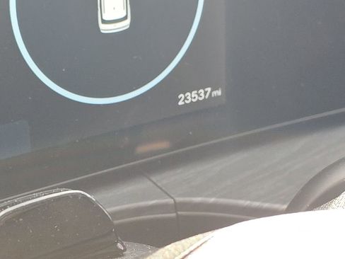 Used 2025 Hyundai Santa Fe Limited image 9