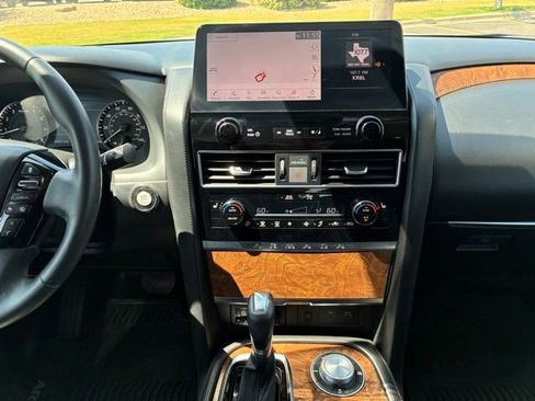 Certified 2022 Nissan Armada SL w/ Cargo Package AWD/4WD image 18