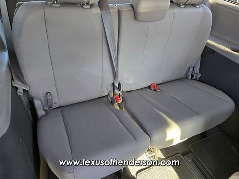 Used 2018 Toyota Sienna XLE w/ XLE Navigation Package image 15