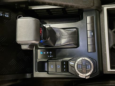 Used 2025 Toyota Tacoma TRD Off-Road image 25