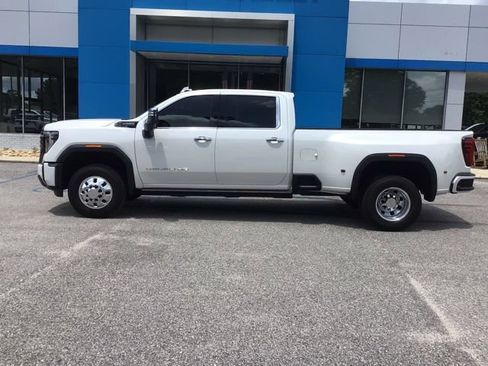 Used 2025 GMC Sierra 3500 Denali Ultimate AWD/4WD image 3