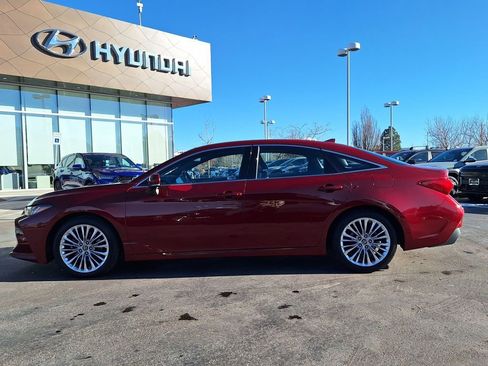 Used 2019 Toyota Avalon Limited image 6