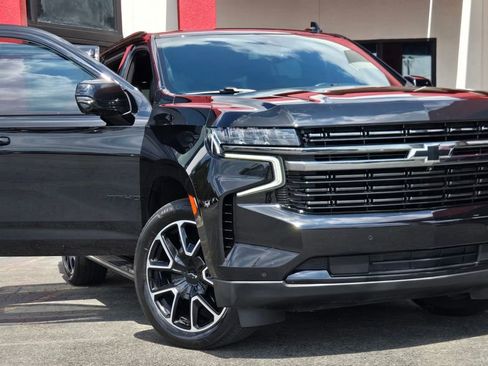 Used 2021 Chevrolet Tahoe RST w/ Luxury Package AWD/4WD image 17