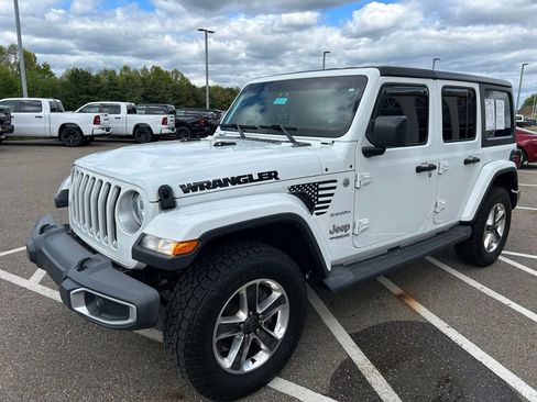 Used 2019 Jeep Wrangler Unlimited Sahara AWD/4WD image 4