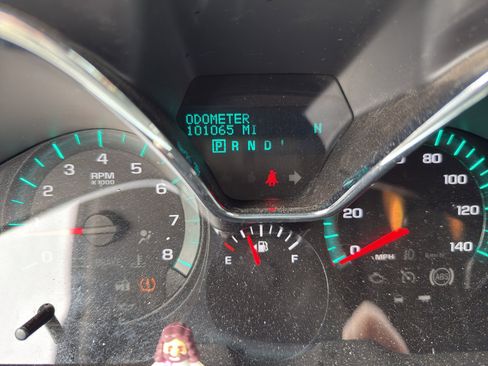 Used 2017 Chevrolet Traverse LT w/ Style and Technology Package image 7