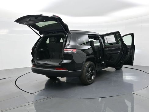 New 2025 Jeep Grand Cherokee L Limited w/ Black Appearance Package image 34