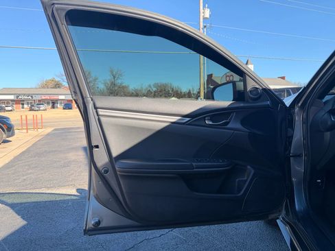 Used 2020 Honda Civic Sport image 9