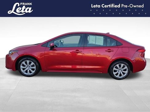 Used 2021 Toyota Corolla LE image 4