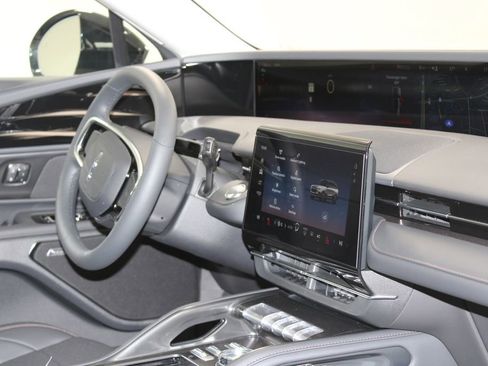 New 2026 Lincoln Nautilus Premier w/ Equipment Group 102A AWD/4WD image 30