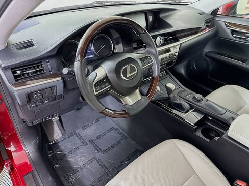Used 2018 Lexus ES 350 w/ Premier Package FWD image 18