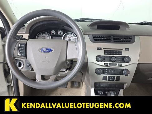 Used 2010 Ford Focus SE image 9