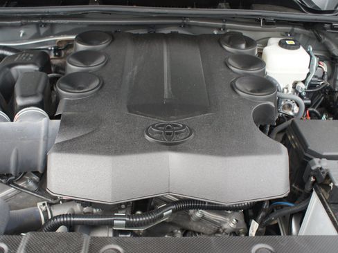 Used 2024 Toyota 4Runner Limited AWD/4WD image 29