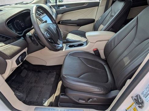 Used 2017 Lincoln MKC Reserve FWD image 16