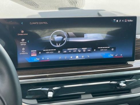 Used 2026 BMW X5 xDrive40i w/ Climate Comfort Package image 19