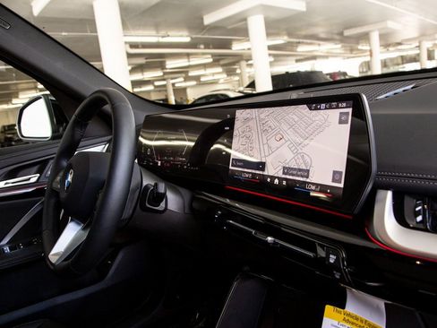 Certified 2025 BMW X1 xDrive28i w/ Convenience Package image 31