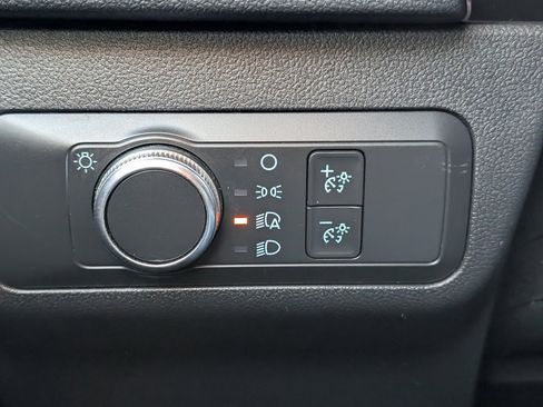 Used 2020 Ford Escape SE image 13