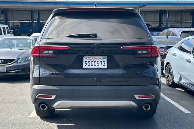 Used 2025 Toyota Grand Highlander AWD Hybrid image 6