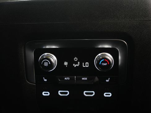 Used 2021 GMC Yukon Denali w/ Denali Premium Package image 15