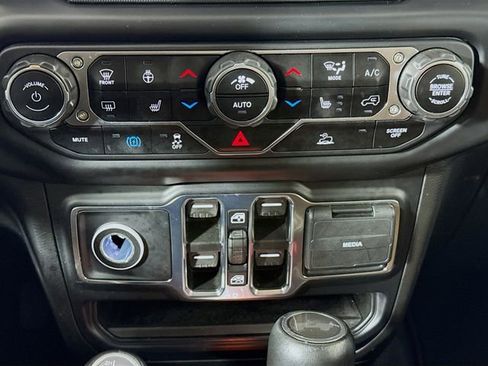 Used 2023 Jeep Wrangler Unlimited Sahara w/ Cold Weather Group image 16