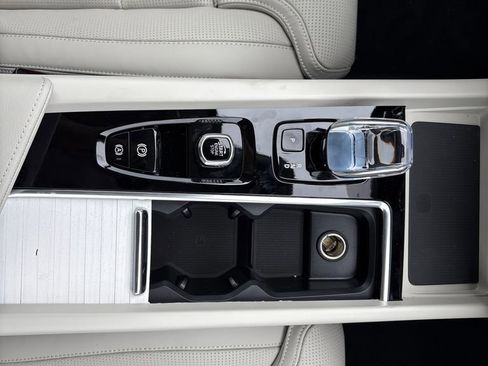 New 2026 Volvo XC60 T8 Ultra AWD/4WD image 14