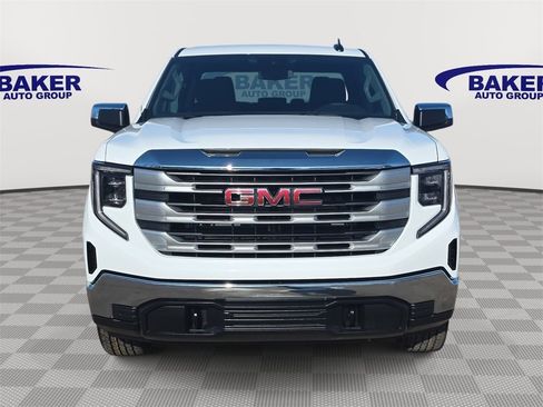 New 2026 GMC Sierra 1500 SLE image 2