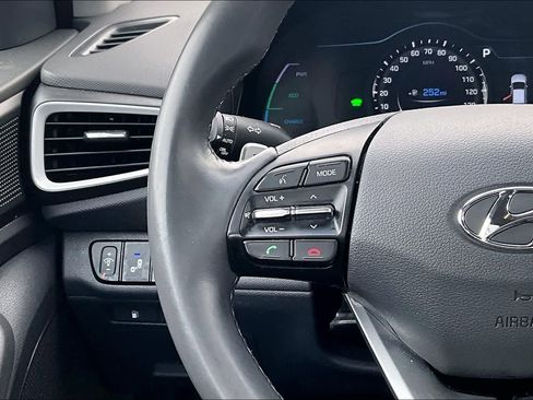 Used 2019 Hyundai Ioniq SEL image 25