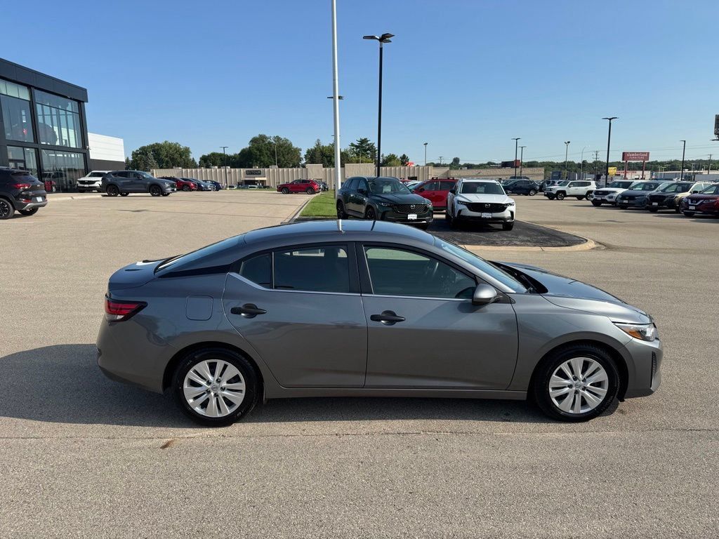 Used 2024 Nissan Sentra S FWD image 31