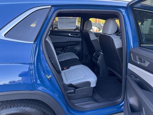 New 2025 Volkswagen Atlas Cross Sport SEL image 37