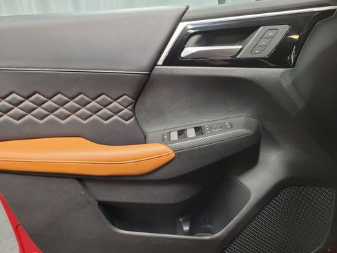 Used 2024 Mitsubishi Outlander 4WD Plug-In Hybrid image 23