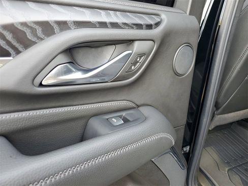 Used 2024 GMC Yukon Denali w/ Advanced Technology Package image 19