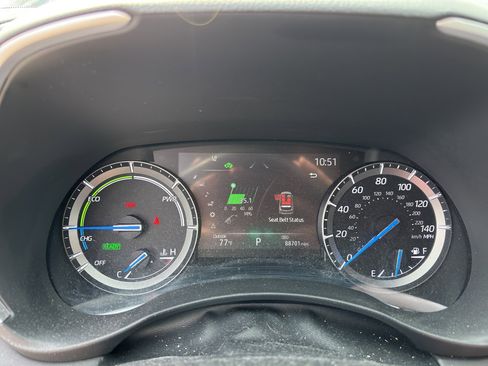 Used 2021 Toyota Highlander XLE FWD image 6