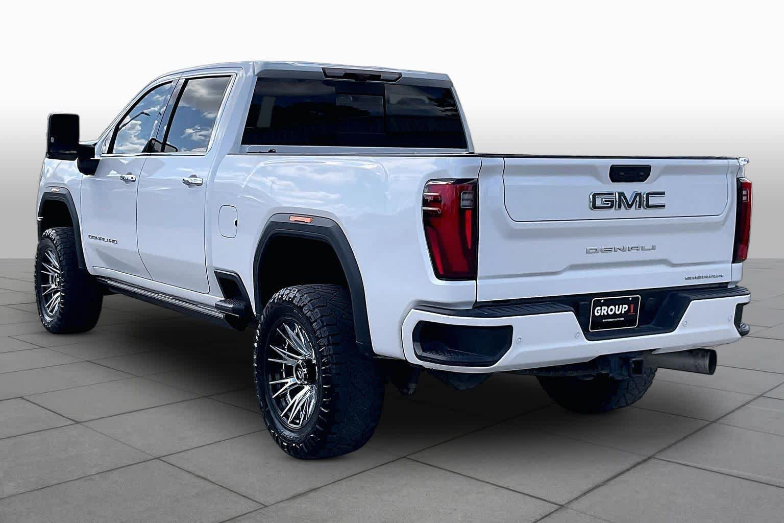 Used 2024 GMC Sierra 2500 Denali Ultimate AWD/4WD image 12