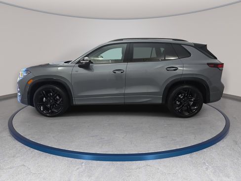 New 2026 Volkswagen Tiguan SE R-Line FWD image 8