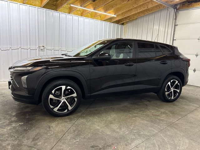 Used 2024 Chevrolet Trax RS FWD image 4