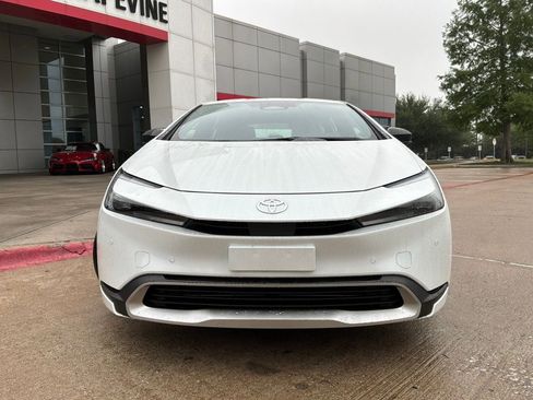 New 2026 Toyota Prius Plug-In Hybrid FWD image 3