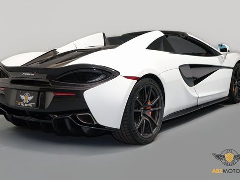 Used 2018 McLaren 570S Spider image 7