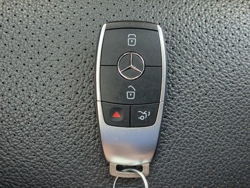 Used 2021 Mercedes-Benz C 300 Sedan image 31