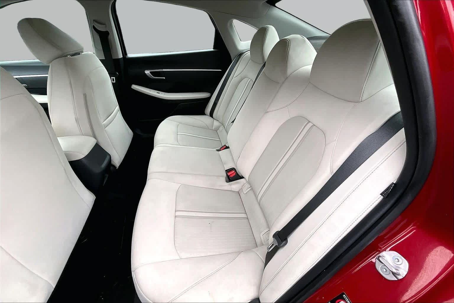 Used 2023 Hyundai Sonata SE w/ Preferred Accessory Package FWD image 19
