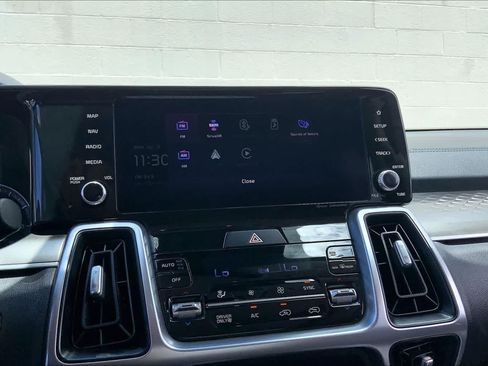 Used 2023 Kia Sorento EX w/ Panoramic Sunroof Package FWD image 34