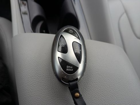 Certified 2024 Hyundai Elantra Limited FWD image 32