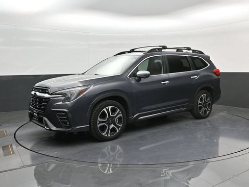 Used 2023 Subaru Ascent Touring AWD/4WD image 4