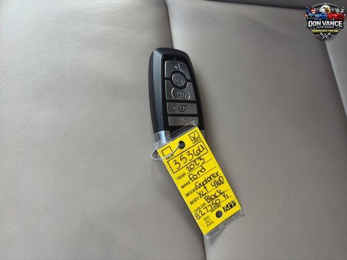 Used 2023 Ford Explorer XLT w/ Equipment Group 202A AWD/4WD image 27